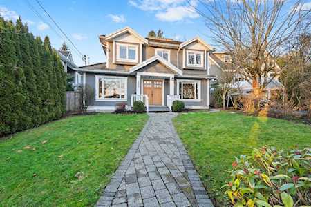 1275 Gordon Avenue West Vancouver, BC V7T 1R1