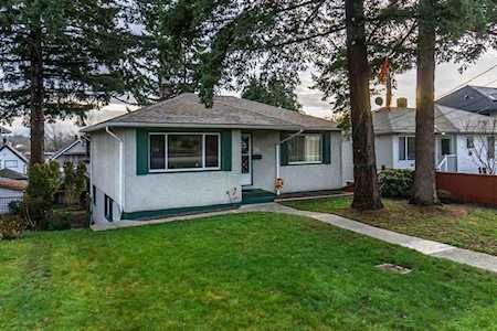 454 Wilson Street New Westminster, BC V3L 3R8