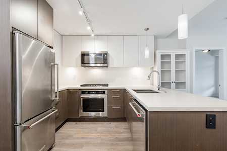28 E Royal Avenue #306 New Westminster, BC V3L 0B7