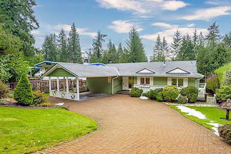 525 Montroyal Place North Vancouver, BC V7N 3E5