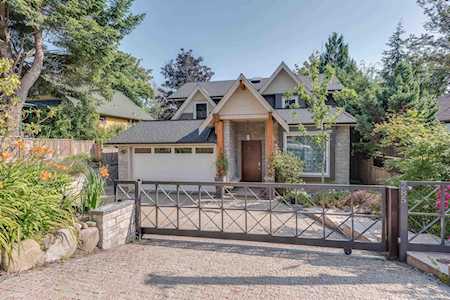 285 W Windsor Road North Vancouver, BC V7N 2N2