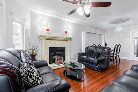 724 E 31st Avenue Vancouver, BC V5V 2W8