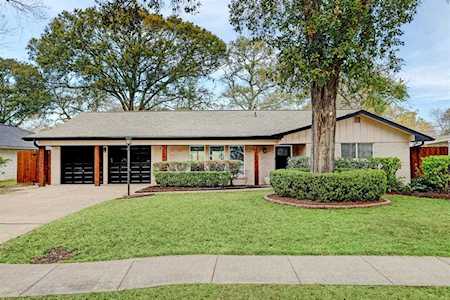 10406 Shadow Wood Dr Houston, TX 77043