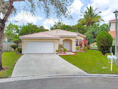 4490 NW 45th Ter Coconut Creek, FL 33073