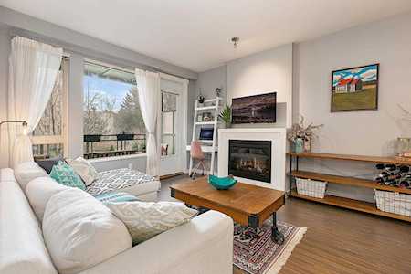 159 W 22nd Street #211 North Vancouver, BC V7M 0B6