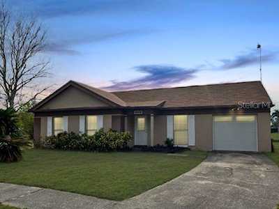 8910 Wood Lake Ct New Port Richey, FL 34653