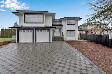 8736 142A Street Surrey, BC V3W 4G4
