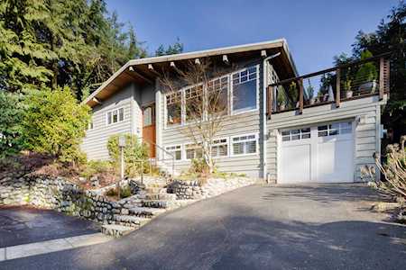 4104 Norwood Avenue North Vancouver, BC V7N 3R3