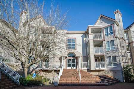 7451 Moffatt Road #232 Richmond, BC V6Y 3W3