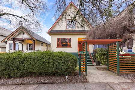 944 E 13th Avenue Vancouver, BC V5T 2L6