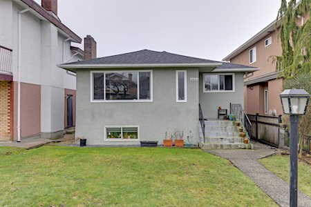 4644 Union Street Burnaby, BC V5C 2Y3