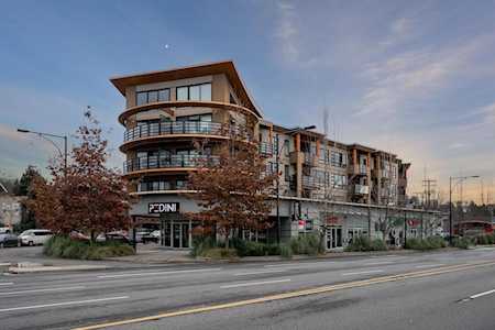 857 W 15th Street #402 North Vancouver, BC V7P 1M5