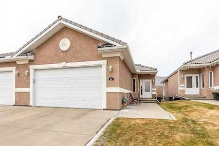 67 NE Ranchlands Ln Medicine Hat, AB T1C 2A5