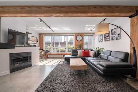 1066 Hamilton Street #207 Vancouver, BC V6B 2R9