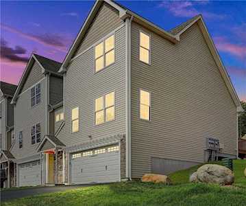 1003 Hunting Hill Dr #1003 Cumberland, RI 02864