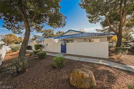 2136 Chertsey Dr #A Las Vegas, NV 89108