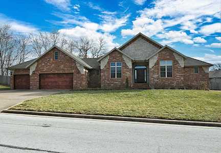 906 E Stone Ridge Dr Ozark, MO 65721
