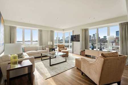 197 8th St #307 Boston, MA 02129