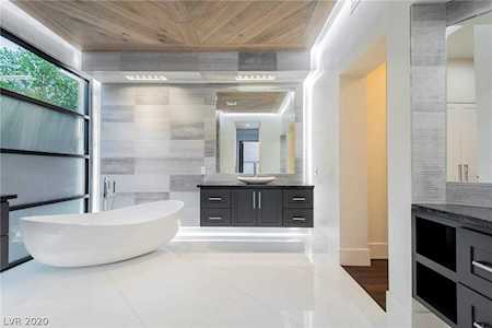 304 Kingsclear Ct Las Vegas, NV 89145