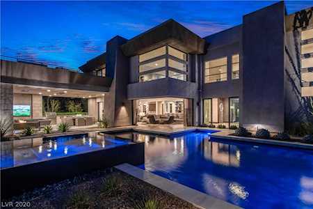 27 Hawk Ridge Dr Las Vegas, NV 89135
