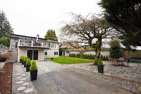 809 E Keith Road North Vancouver, BC V7L 1W8