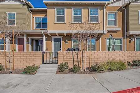 22862 Acoustic Dr Saugus, CA 91350