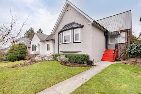 4438 W 14th Avenue Vancouver, BC V6R 2Y3