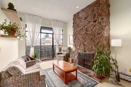 1516 Charles Street #310 Vancouver, BC V5L 2T1