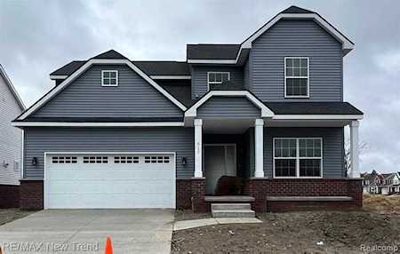517 Pattan Wixom, MI 48393