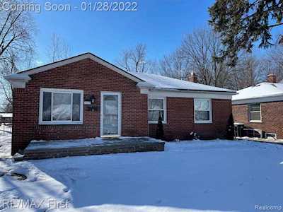20630 Elizabeth St St. Clair Shores, MI 48080