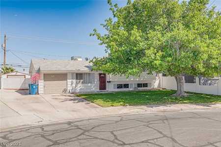 305 Wallace Dr Las Vegas, NV 89107