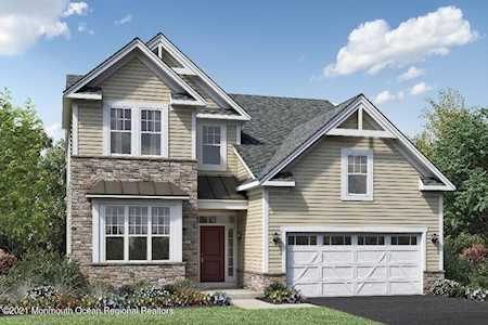 162 Grandview Circle Farmingdale, NJ 07727