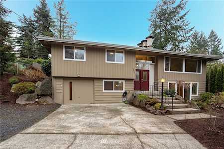 6823 NE 155th Place Kenmore, WA 98028