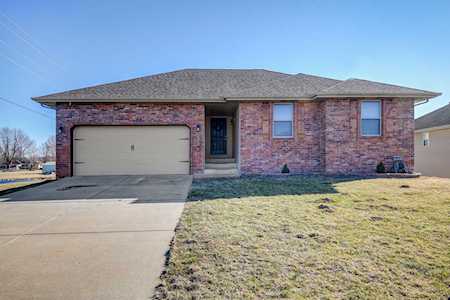 5208 S Tanager Ave Battlefield, MO 65619