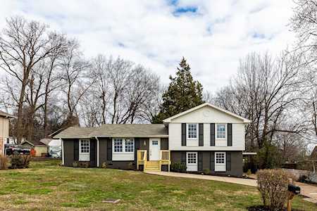 2718 Priest Lake Dr Nashville, TN 37217