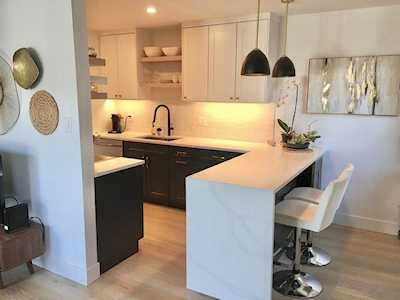 1933 W 5th Avenue #212 Vancouver, BC V6J 1P6