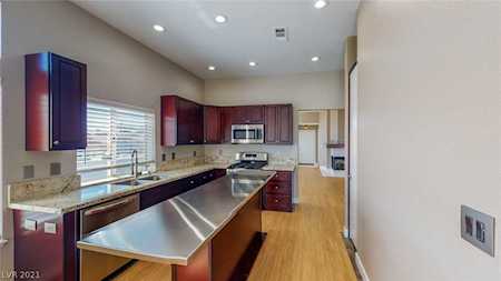 9520 Summer Rain Dr Las Vegas, NV 89134