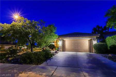 1824 Eagle Bluff Ln Las Vegas, NV 89128