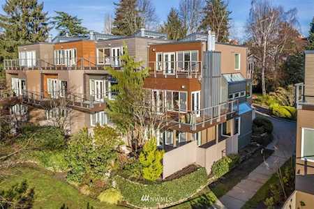 101 NW 58th St #4 Seattle, WA 98107