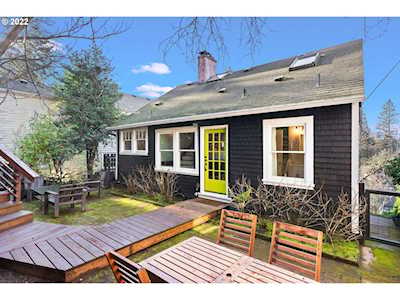 2804 SW Montgomery Dr Portland, OR 97201