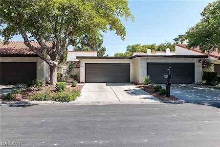 2582 La Fortuna Ave Las Vegas, NV 89121