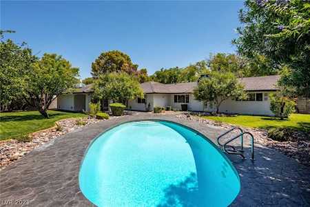 4299 Woodcrest Rd Las Vegas, NV 89121