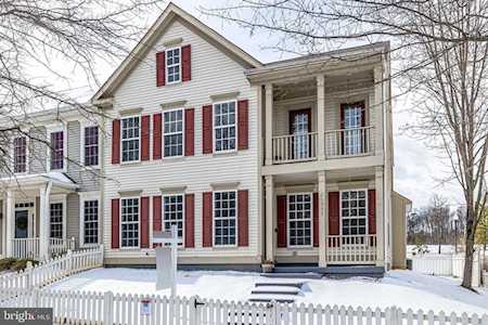 20333 Charter Oak Dr Ashburn, VA 20147