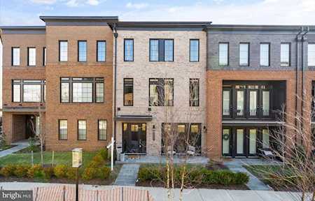 42342 Zebulon Square Brambleton, VA 20148
