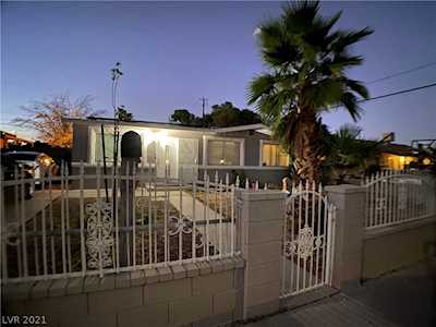 6232 Bourbon Way Las Vegas, NV 89107