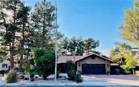 2415 Greens Ave Henderson, NV 89014