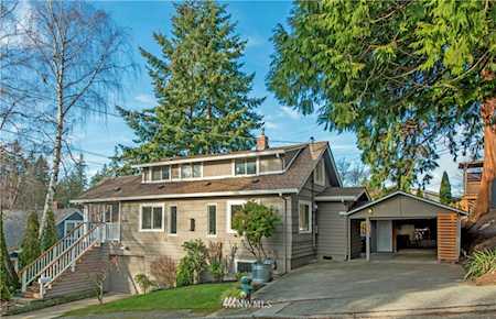4450 SW Kenyon Place Seattle, WA 98136