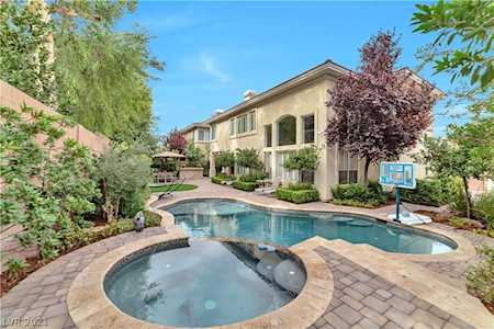 140 S Ring Dove Dr Las Vegas, NV 89144