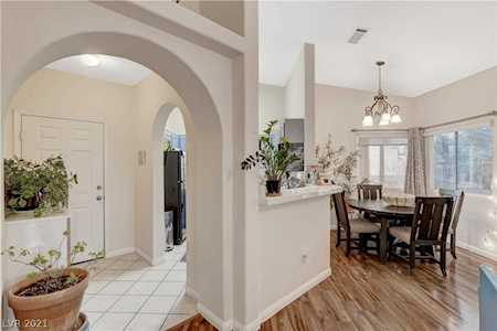 900 Heavenly Hills Ct #213 Las Vegas, NV 89145