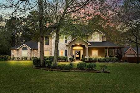 10627 Clubhouse Circle Magnolia, TX 77354